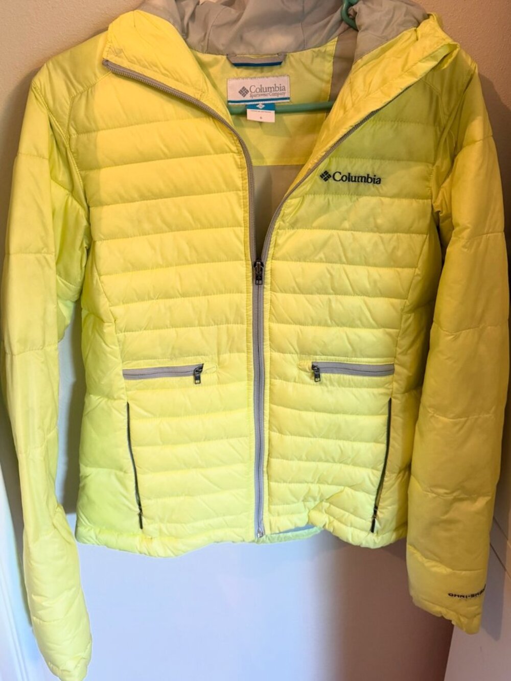 Columbia S Omni-Shield Lightweight Puffer Jacket in Neon Yellow